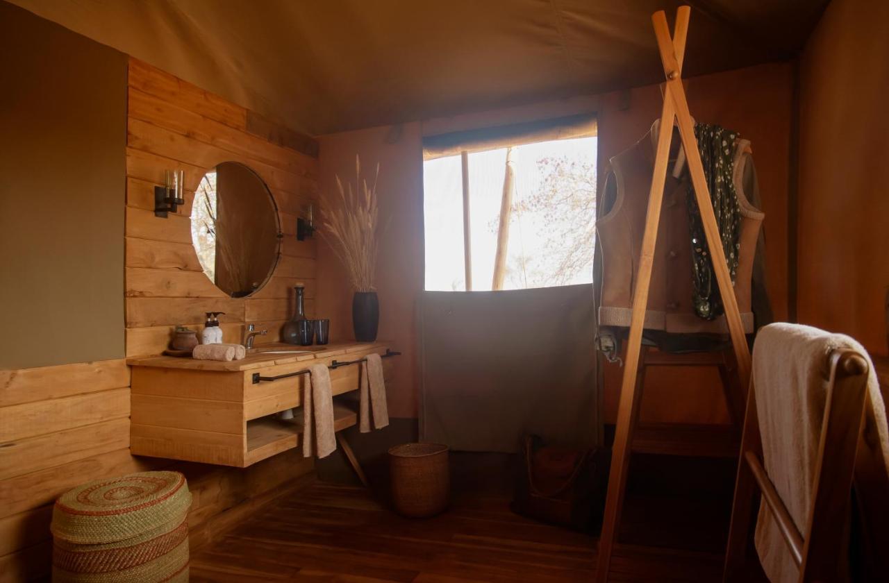 Отель Olkeri Camp Olmotoni Экстерьер фото